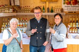 Trachtenmarkt-1490855