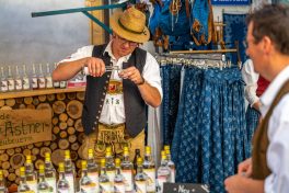 Trachtenmarkt-1490965