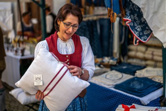 Trachtenmarkt-1490968