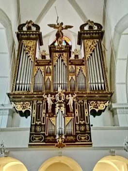 6830afac-a21c-4b85-906b-6db90bb0d510