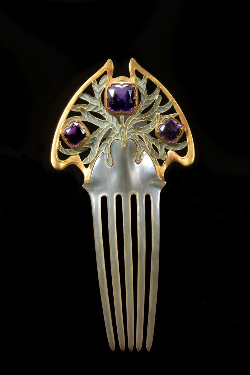 StaedtischeGalerieRosenheim_HenryVever_Schmuckkamm_um1901©Marianne Franke_2021