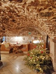 f6389602-e600-40b1-93fb-ff6a3f32d2b6