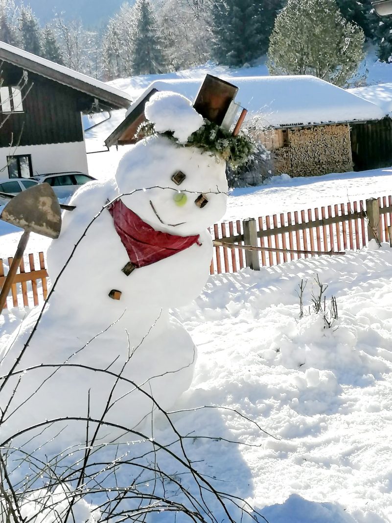 1Schneemann schief - Bude2