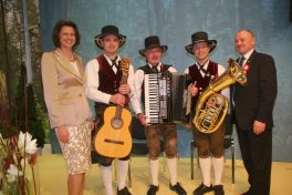 Samerberger Musikanten mit Dt. und Polnischem Minister