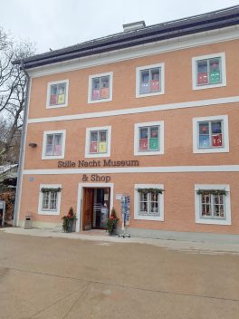 c0caba7b-4ae9-44b0-be63-02db85cc4076