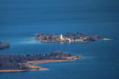 Blick aus der Gondel auf Chiemsee mit Fraueninsel_Foto H. Reiter