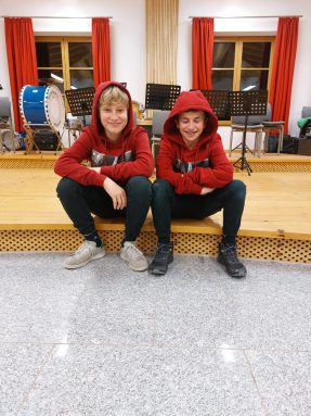 cb771c01-c7f2-4456-a029-a6ba88a6ce74