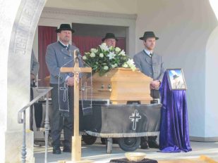 kl-1Ehrenwache Trachtenverein