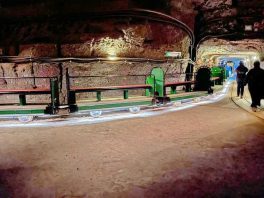 5ad5c43d-404d-4395-9e76-defc863961f9