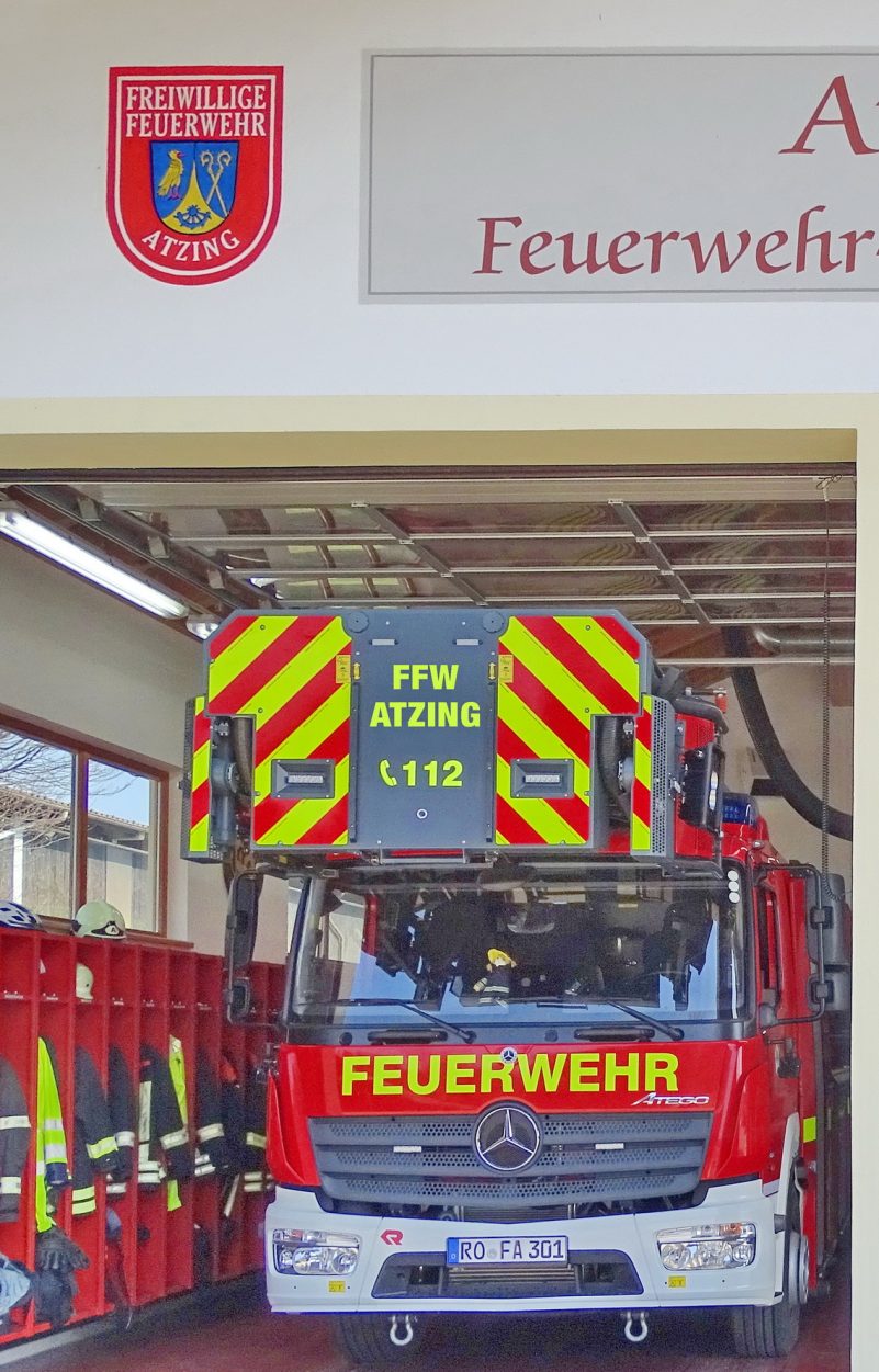 Drehleiter_FFW-Atzing hoch