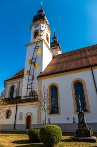 Kunstprojekt "Himmelsleiter" von Erwin Wiegerling am Kirchturm