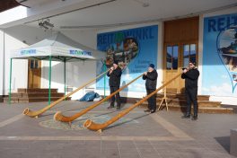 Reit im Winkler Alphornbläser Begrüßung am Festsaal