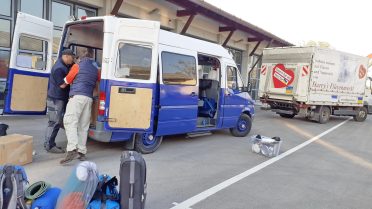 3Sprinter und Helferkreis-LKW