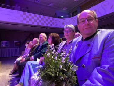 d670bb6f-52d9-48e8-bc4e-c10775eac34b