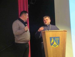 kl-1Firman mit Dolmetscher