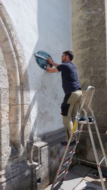 220517-MontageKirchentafeln