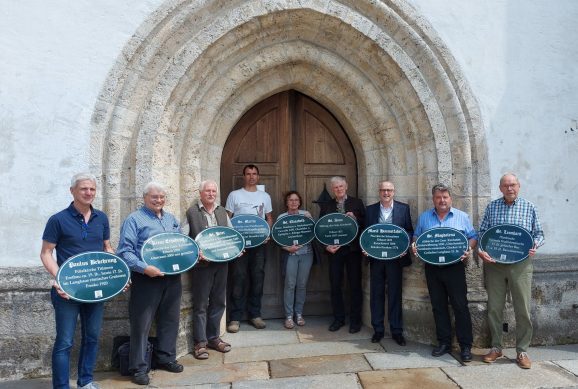 220517-UebergabeKirchentafeln