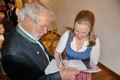 Autogramm-Kreisheimatpfleger-Stratbücker.ovb