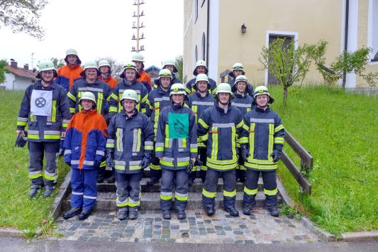 Leistungsabzeichen Gruppenfoto außen