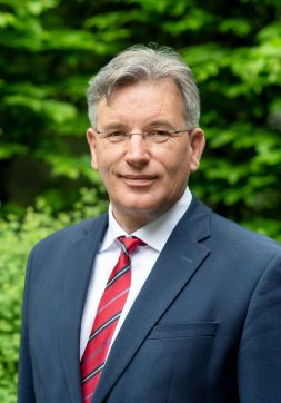 Portrait_Prof Bitter