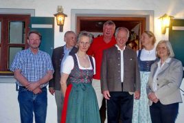 kl-Neue Vorstandschaft.2JPG