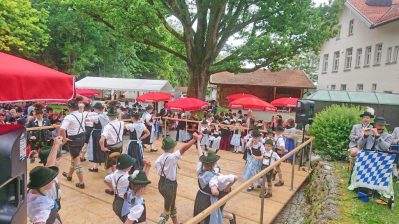 1Auftritt im Freien 2