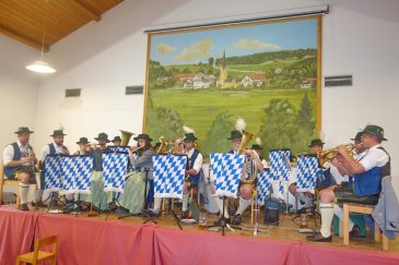 1Blaskapelle drinnen 2