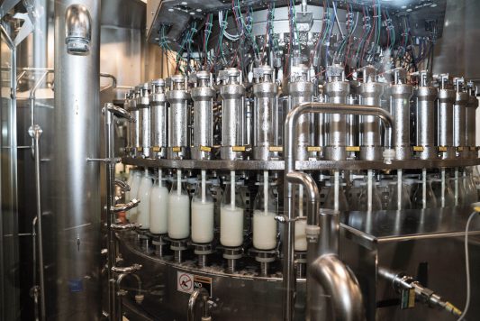 6_MolkereiBGL_Wiegezaehlen-Rundfueller_RGB