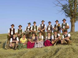 P6170242 rideringer Wiese