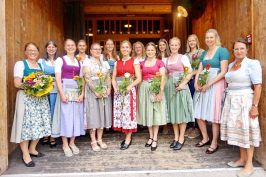 1Ausgezeichnete Frauen