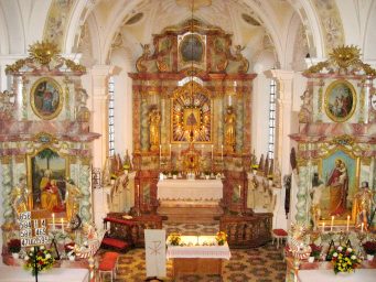 1Blick zum Altar