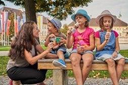 Kinder-Kapellplatz-Foto-Tourismusbuero-Altoetting-DIRSCHLcom