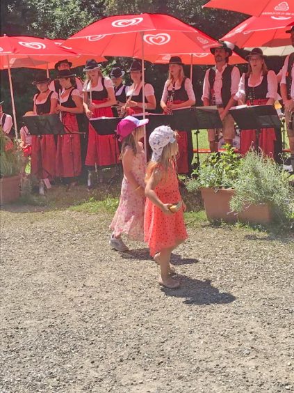 a2eb9997-c412-46d8-a6e8-84c5e49ba730