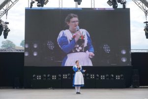 05 Judith Brandl bei der Moderation