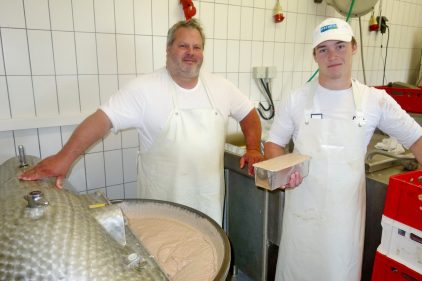 1Grosse mit Gesellen 2