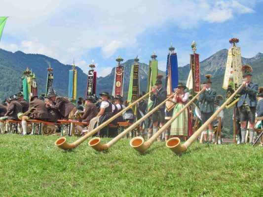 2Schlechinger Alphornbläser