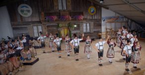 Mitwirkende bei der Eröffnungsfeier der EC_die Bernauer Schuhplattler