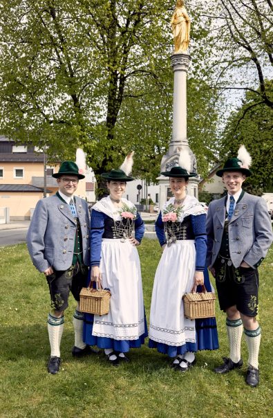 Mitwirkende beim Rahmenprogramm der EC_die Aktiven vom Trachtenverein Feldmoching (Isargau)