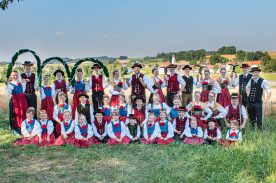 Mitwirkende beim Rahmenprogramm der EC_die Jugendtanzgruppe vom VTV Hinterskirchen