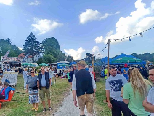 kl-fb00b721-2b0a-443c-835e-2bf71c15c7b8