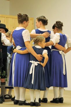 Auftritt Kinder Vereinsabend Wendlstoana Thanning