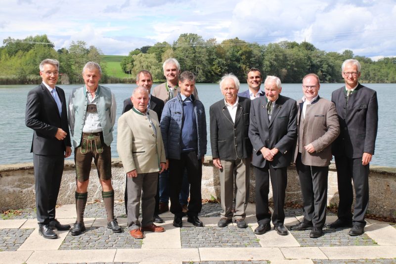 Feldgeschworene Gruppenfoto mit Bürgermeister_klein