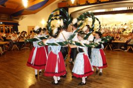 Ruhpoldinger beim Kronentanz