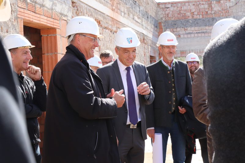 Schulausschuss_Realschule Bad Aibling Baufortschritt_GerhardKippes_LandratOtto Lederer_kl