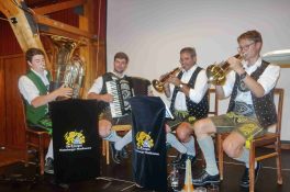 kl-4JungenHinterberger