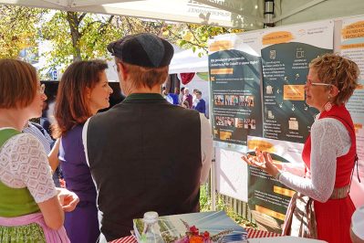 5_le_ob_Austausch am ILE-Stand