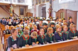 Dirndl und Frauen DSCF2645