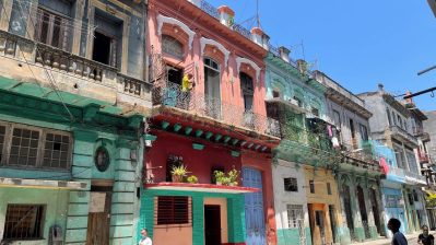 HF-9-1≈26-In den frueheren Villen leben jetzt arme Leute-IMG_6912