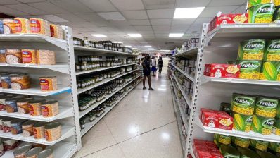 HF-9-2≈10-Supermarkt in dem nur fuer Devisen eingekauft werden kann-IMG_6924