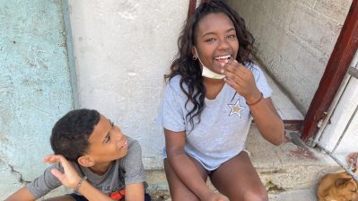 HF-9-2≈18-Die Menschen wirken trotz allem oft froehlich-IMG_6911